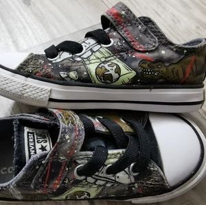 Dinosaur Converse - barely worn